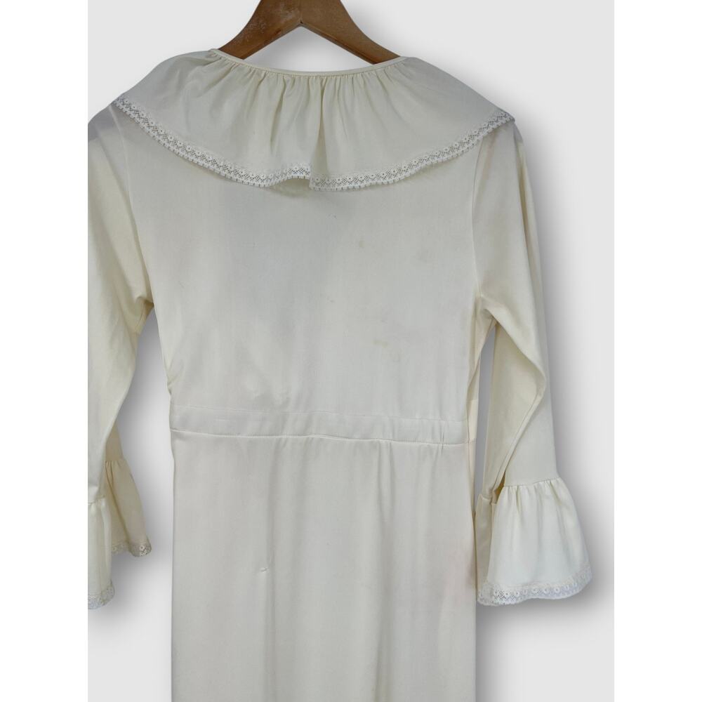 70s Vintage Ivory Ruffle Lace Trim Prairie Cottagecore Boho Wrap Maxi Robe - Picture 5 of 7